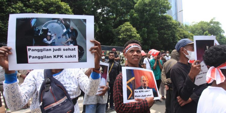 Mahasiswa Papua Desak KPK Jemput Paksa Lukas Enembe
