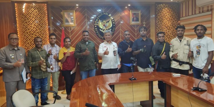 Mahasiswa Papua Desak KPK Jemput Paksa Lukas Enembe