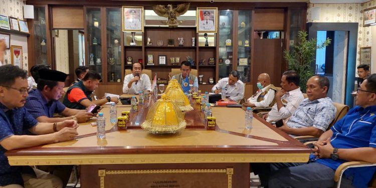 Ashabul Kahfi Serahkan Santunan Korban Meninggal Longsor Rumbia