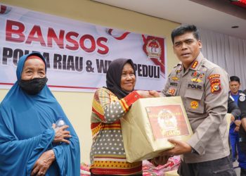 Bidhumas Polda Riau Bersama Wartawan Mitra Gelar Bansos Sempena HUT Humas Polri