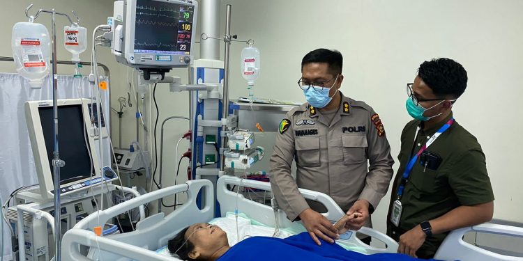 Polda Riau Bantu Warga Penderita Kelumpuhan, Williancen: Polisi Dikirim Tuhan untuk Bantu Saya