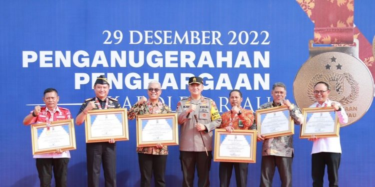 Beri Penghargaan Forkopimda-Elemen Publik, Kapolda Riau: Keberhasilan Berkat Kerja Sama dan Kolaborasi