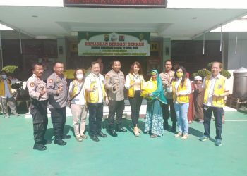 Polsek Pademangan Bersama Warga Ancol Barat Bagikan 100 Paket Sembako