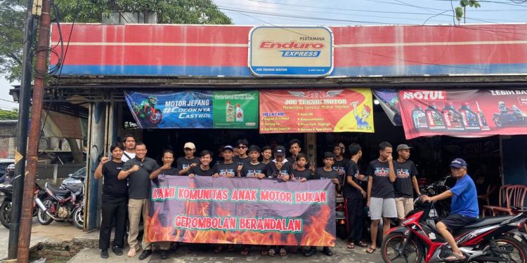 Club Motor JTM Gelar Baksos di Lenteng Agung