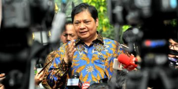 Desak Airlangga Mundur, AMPG Kepung Markas Partai Beringin