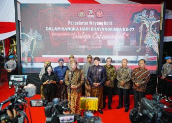 HUT Bhayangkara Nonton Wayang, Kapolri: Sinergisitas TNI, Polri, Rakyat Makin Kuat