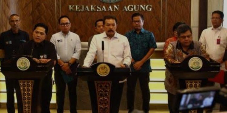 Sambangi Kejagung, Erick Tohir Laporkan 2 Dapen BUMN Bermasalah