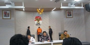 KPK Tahan Bupati Sidoarjo  Usai Diperiksa Sebagai Tersangka