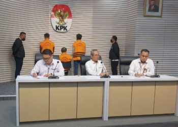 KPK Tahan Tiga Tersangka Korupsi Pengadaan Lahan PTPN XI