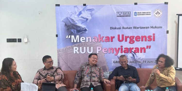Polemik RUU Penyiaran, Deolipa Yumara Sebut Pembuat UU di DPR Banyak yang Bukan Berlatar Hukum