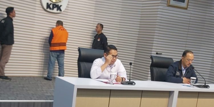 KPK Tahan Kadis Dikbud Pemprov Malut Imran Jakub