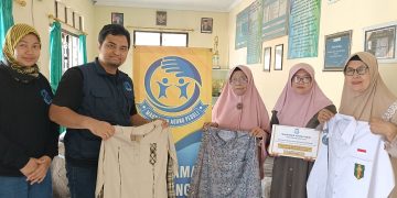 Mahkamah Agung Serahkan Bantuan Seragam Sekolah di Panti Asuhan Putri Aisyiyah Margasari Tegal