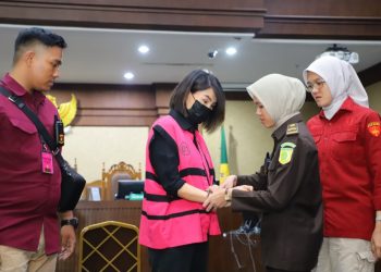 Didakwa Cuci Uang dan Tampung ‘Duit Haram’ Harvey Moeis, Helena Lim Rugikan Negara 300 Triliun