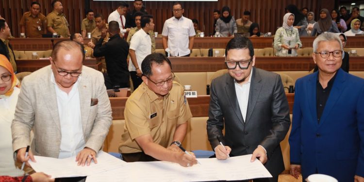 Mendagri Bangga 79 RUU Kabupaten/Kota Dibawa ke Sidang Paripurna, Ini Daftarnya