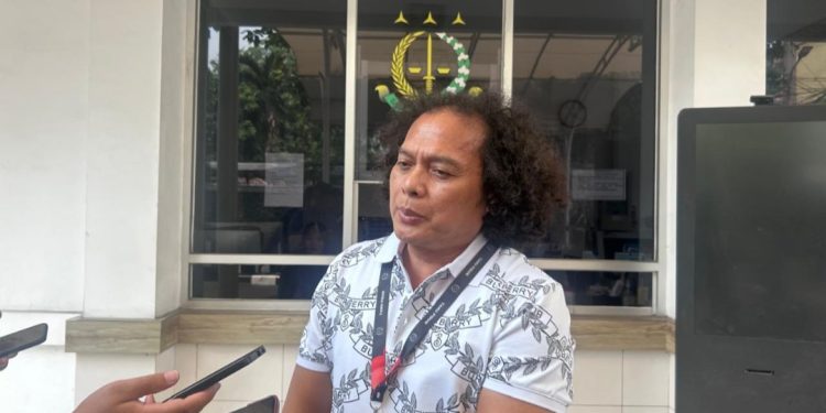 Sambangi Kejagung, Deolipa Pertanyakan Pengusutan Dugaan Korupsi Pembelian 15 Pesawat MA60