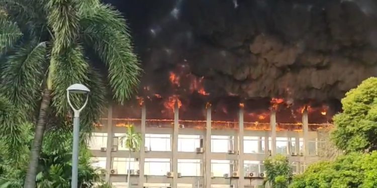 Kebakaran di Gedung Bakamla RI, 96 Personel Pemadam Dikerahkan