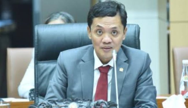 Apakah Mengkriminalkan Kebijakan, Komisi III Minta Kejagung Jelaskan Kasus Tom Lembong