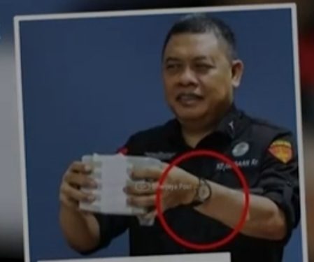 Dirdik Jampidsus Klarifikasi Tuduhan Jam Tangan Mewah, Katanya Harga 4 Jutaan