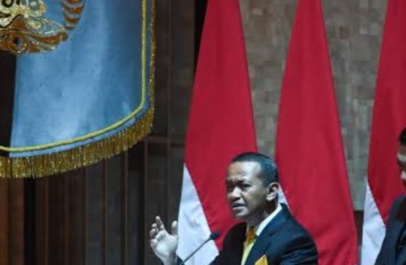 Diduga Kongkalikong, 2 Dekan Pembimbing Doktoral Bahlil Harus Mundur