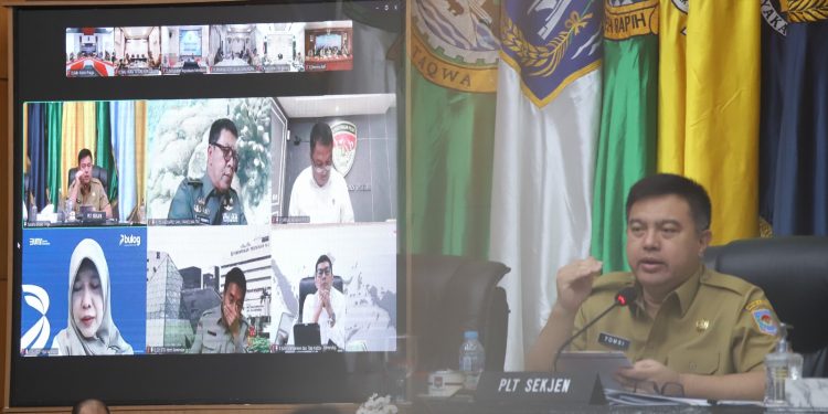 Kemendagri Singgung Peran Bulog Buntut Harga Beras Masih Tinggi