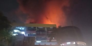 Kebakaran Hebat Landa Glodok Plaza, Terdengar Ledakan Beberapa Kali