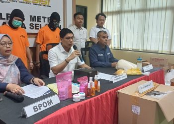 Duo Sekawan Penjual Kosmetik Ilegal Dibekuk Polres Jaksel, Omzetnya Miliaran Rupiah!