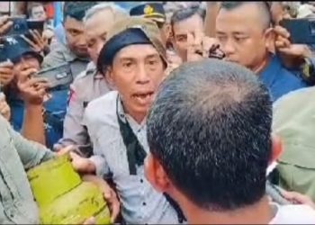 Viral Menteri Bahlil Jadi “Bulan-bulanan” Warga Buntut Gas Langka: Anak Kami Lapar, Butuh Makan!
