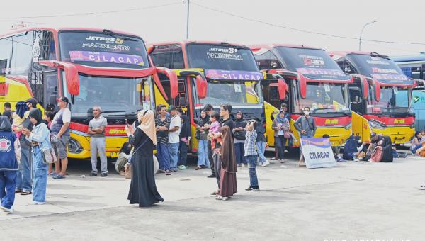 Terbitkan Surat Edaran, Kemendagri Ingatkan Pemda Siaga Dukung Kelancaran Arus Mudik 2025