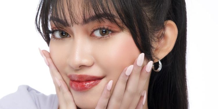 Inovasi Implora: Luncurkan Lip Tint Terbaru dengan Hasil Dewy, Cocok untuk Perempuan Padat Aktivitas