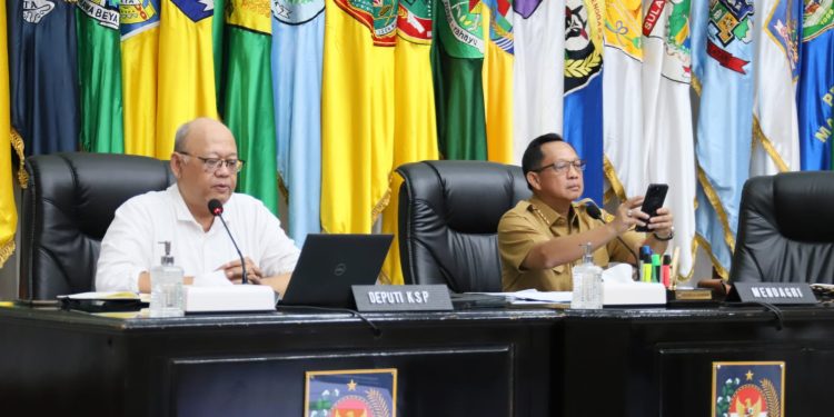 Jelang Idul Fitri, Tito Imbau Pemda Tebar Bansos Demi Perkuat Daya Beli Masyarakat