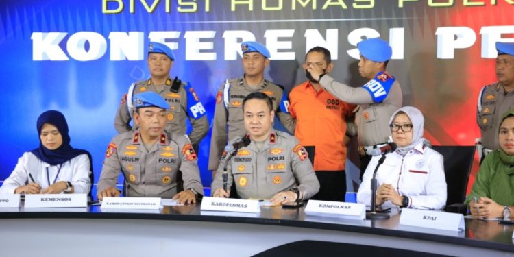Polisi Cabul, Eks-Kapolres Ngada Resmi Jadi Tersangka Kasus Asusila Anak