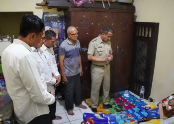 Wujud Gotong Royong, Wali Kota Jaksel Bantu Penderita Kanker di Jagakarsa