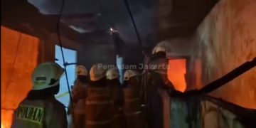 Terjebak di Lantai Dua Rumah, Perempuan Muda Tewas dalam Kebakaran Kebon Baru Tebet