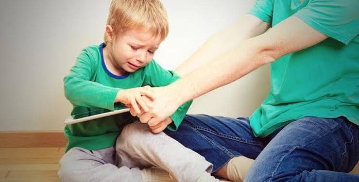 Orang Tua Disarankan Batasi Izin Aplikasi Perangkat Teknologi pada Anak