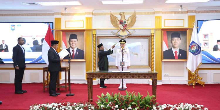 Lantik Agus Fatoni Jadi Penjabat Gubernur Papua, Mendagri Tito Titip Pesan Khusus