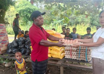 Bantuan Paket Sembako Kristalin Ekalestari Disambut Bahagia Warga Nabire