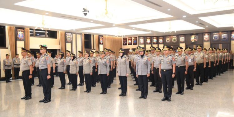 Polri Gelar Upacara Kenaikan Pangkat 3 Pati dan 87 Pamen