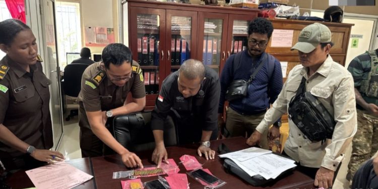 Dua Oknum Polisi Terlibat Jual-Beli Amunisi ke KKB, Satgas Ops Damai Cartenz Lakukan Proses Hukum Tahap II