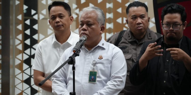 Jadi Tersangka Kejagung, ‘Raja Minyak’ Riza Chalid Dikabarkan Pindah Kewarganegaraan Malaysia?