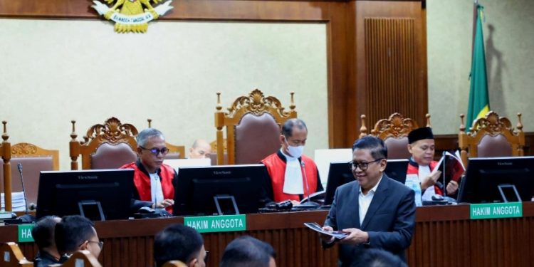 Hasto Sebut Tuntutan 7 Tahun Penjara Diatur oleh Kekuatan Eksternal di Luar KPK