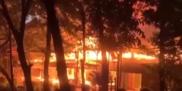 Pasar Taman Puring Jaksel Kebakaran Hebat, Api Berkobar Lalap Ratusan Kios