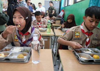 Kebijakan Prabowo Tetapkan Separuh Anggaran Pendidikan untuk MBG Disorot, P2G: Tak Tepat Sasaran!