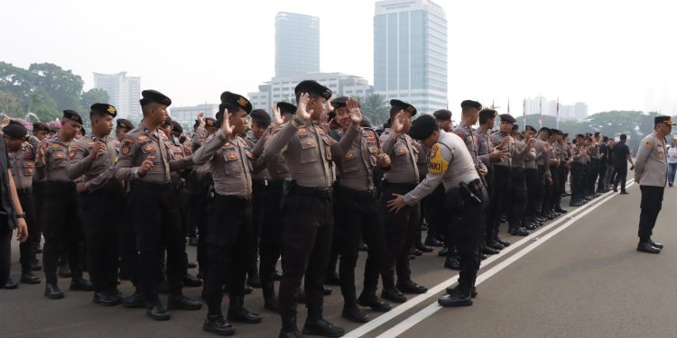 1.250 Personel Gabungan Jaga Demo di DPR Hari Ini, Polisi Klaim Lakukan Pendekatan Persuasif dan Humanis