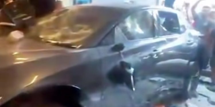 Rumah Ahmad Sahroni Digeruduk Massa, Kendaraan di Garasi Juga Dirusak