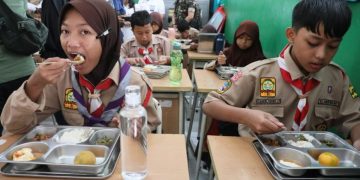 DPR Usul Sekolah Dilibatkan Kelola MBG Imbas Maraknya Keracunan Massal