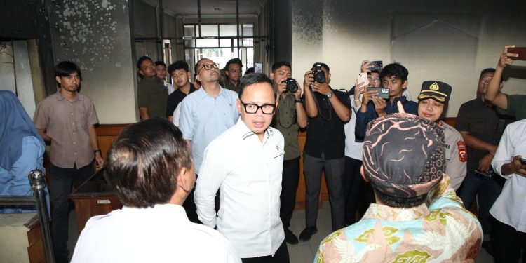 Usai Gedung DPRD Dibakar Massa, Bima Dorong Pemkab Cirebon Pulihkan Kondisi