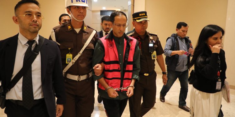 Jadi Tersangka Korupsi Pengadaan Laptop Chromebook, Nadiem Langsung Ditahan di Rutan Salemba