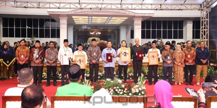 Abaikan Hak Publik Peroleh Informasi, KPU Didesak Cabut Aturan yang Merahasiakan Dokumen Capres-Cawapres!