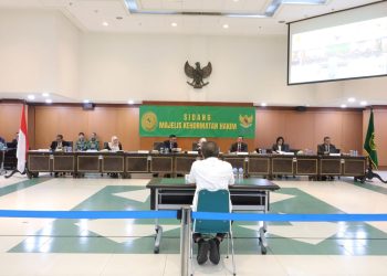 Selingkuh dengan Istri Orang, Hakim PN Jember Dipecat