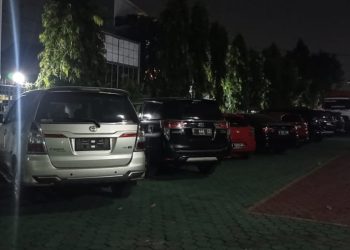KPK Rampas 15 Mobil dari Anggota DPR Satori Terkait Korupsi CSR BI-OJK